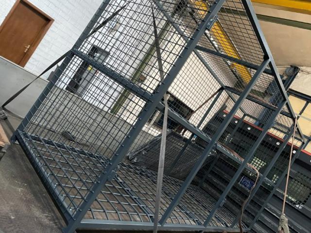 Réalisation d'une cage structures métalliques -  peinture époxy